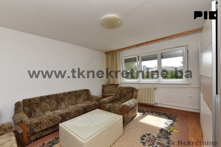 Renoviran dvosoban stan 52 m2, 3. sprat, ulica Armije RBiH 4
