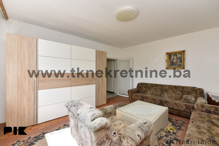 Renoviran dvosoban stan 52 m2, 3. sprat, ulica Armije RBiH 6
