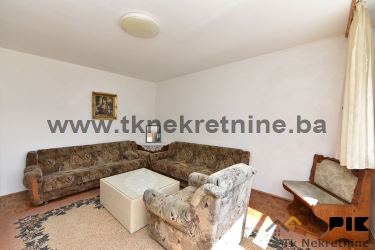 Renoviran dvosoban stan 52 m2, 3. sprat, ulica Armije RBiH 7