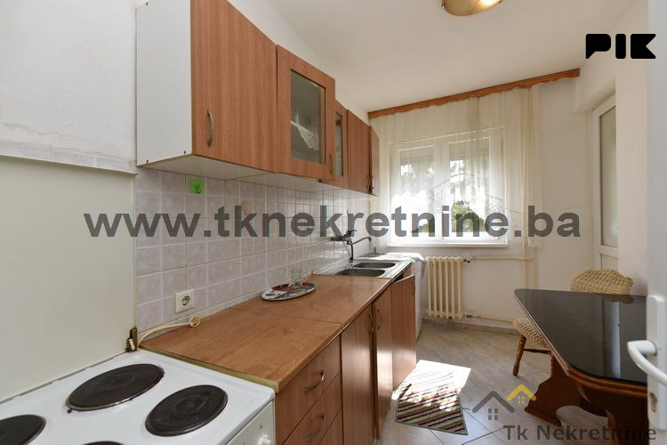 Renoviran dvosoban stan 52 m2, 3. sprat, ulica Armije RBiH 8