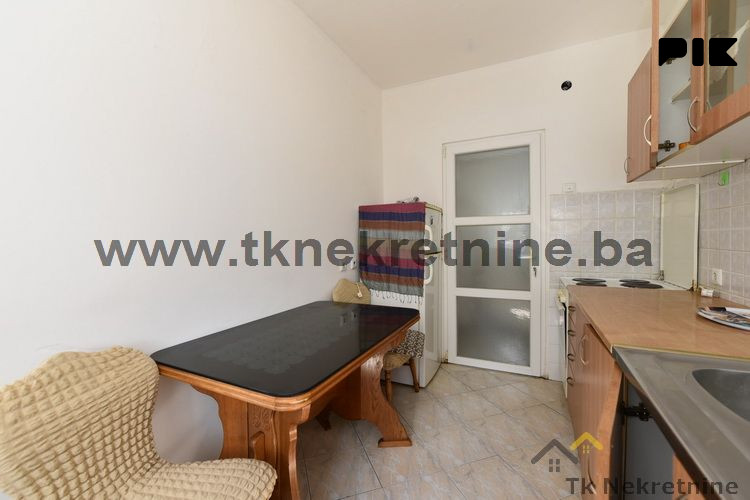Renoviran dvosoban stan 52 m2, 3. sprat, ulica Armije RBiH 10