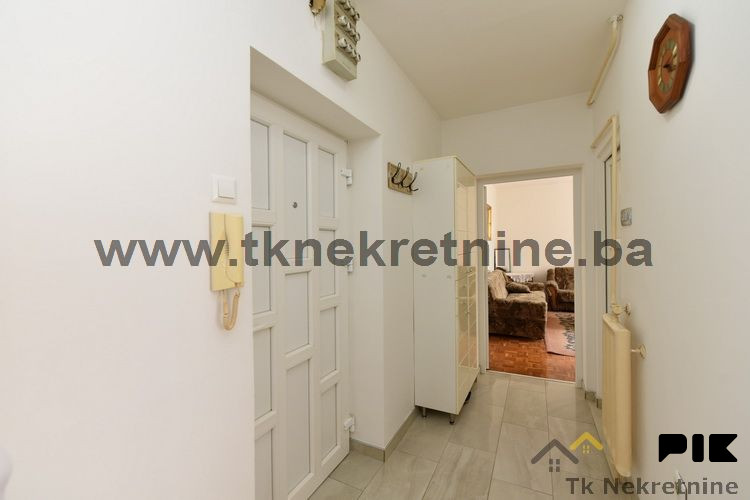 Renoviran dvosoban stan 52 m2, 3. sprat, ulica Armije RBiH 14