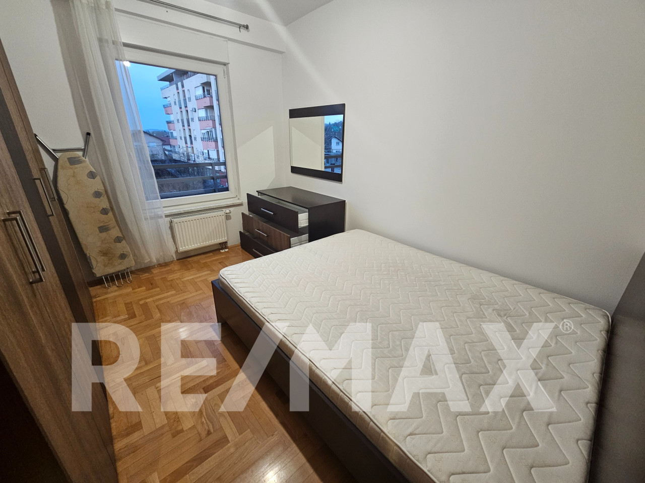 Namješten dvosoban stan 40m2/ kod Tropic centra 2