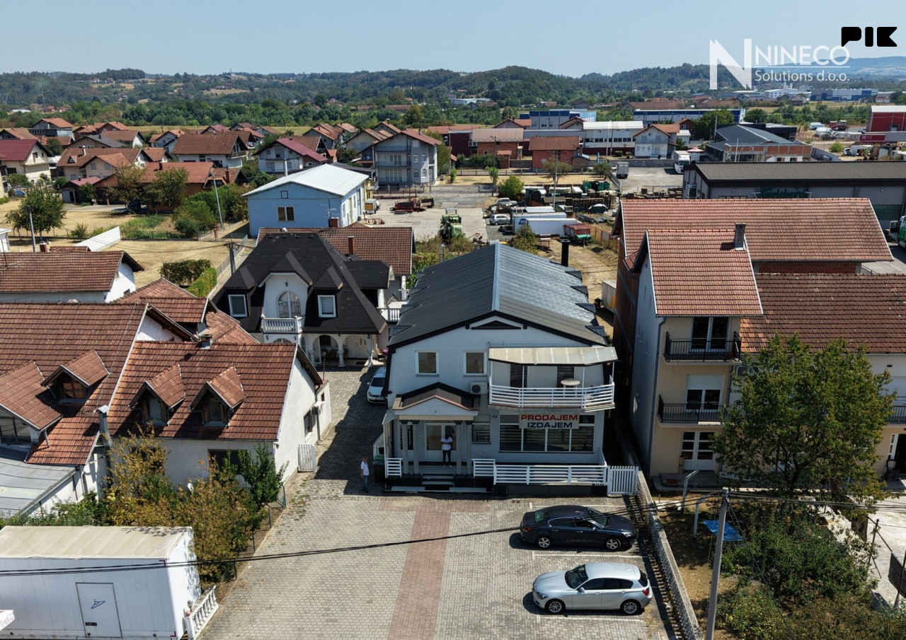 STAMBENO-POSLOVNI OBJEKAT - JAKUPOVCI - LAKTAŠI - 550 m2 2