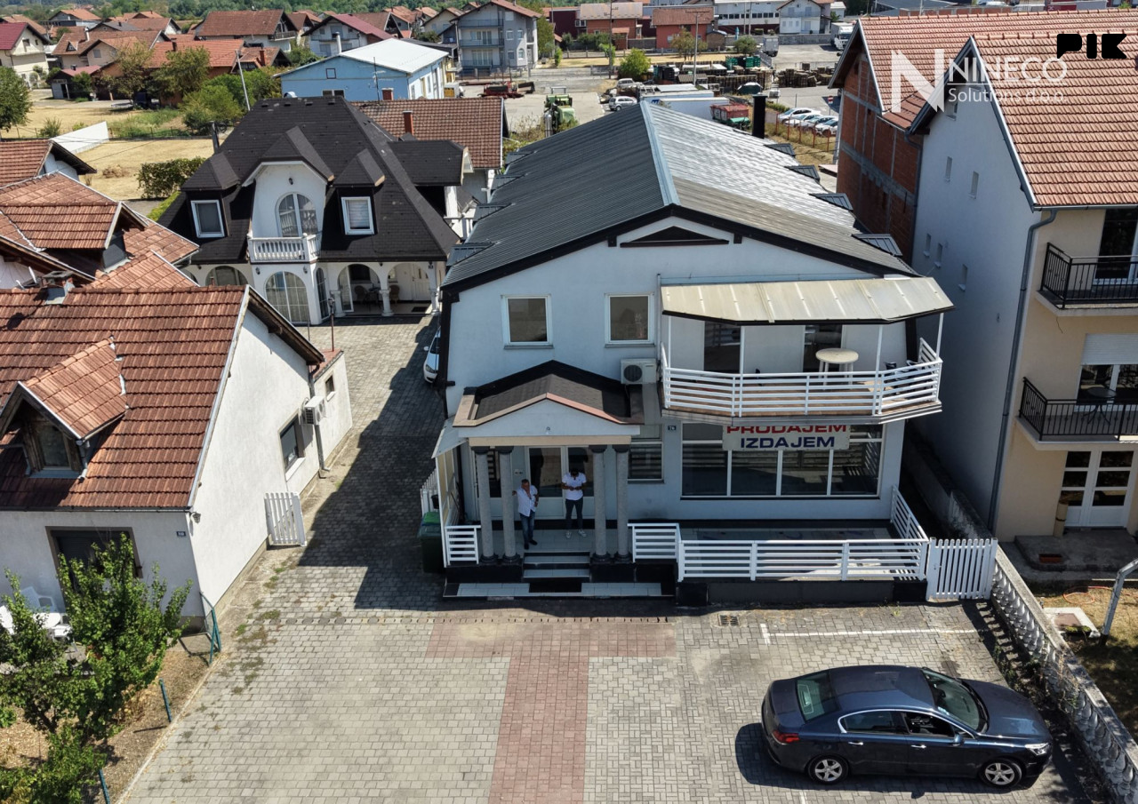 STAMBENO-POSLOVNI OBJEKAT - JAKUPOVCI - LAKTAŠI - 550 m2 3