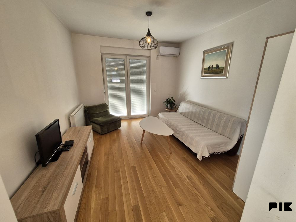 Dvosoban stan 60m2 - Naselje Sunce 2
