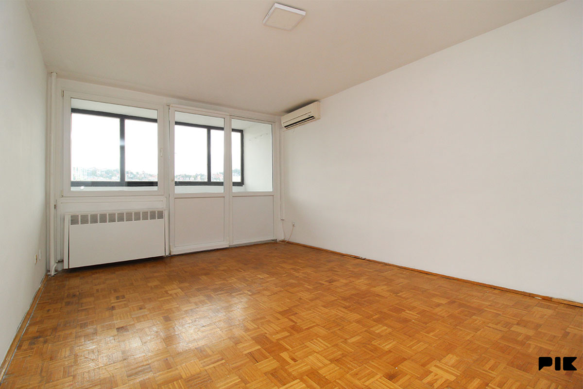 B.D. prodaje: Četverosoban stan, 92m2, Otoka 2
