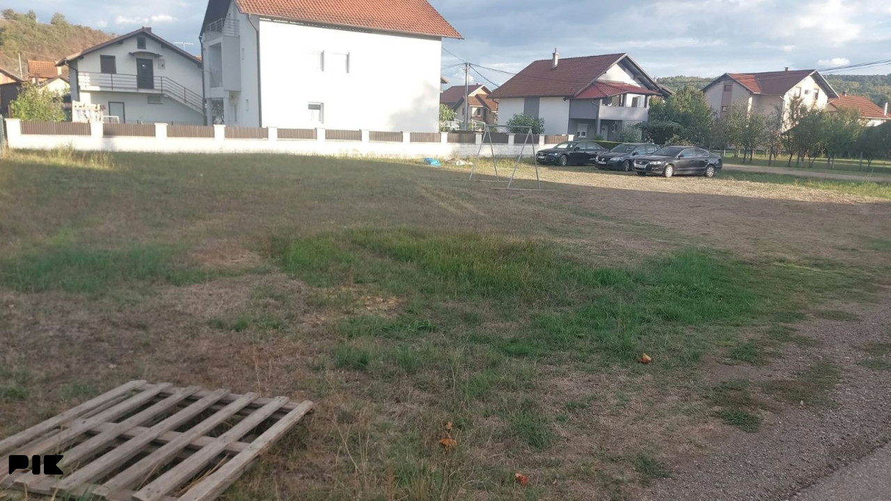 Plac u Trnu Banja Luka 920m2       75 000 km 2
