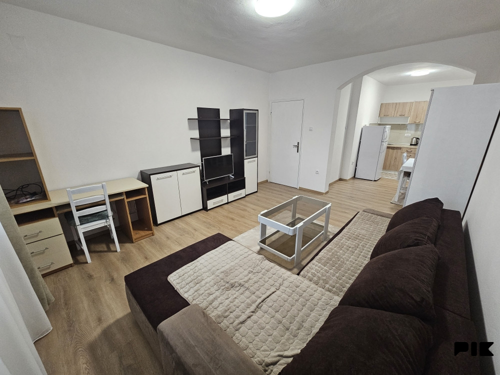 Izdajem stan apartman Banja Luka Starcevica garsonjera rent