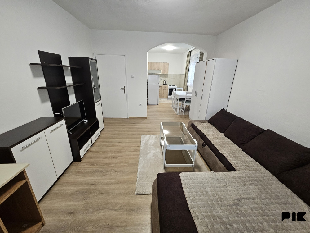 Izdajem stan apart Banja Luka Starcevica garsonjera iznajmljujem 3
