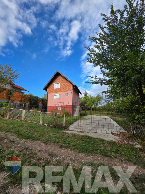 Vikendica | Zemljište 1151 m2 | Slatina