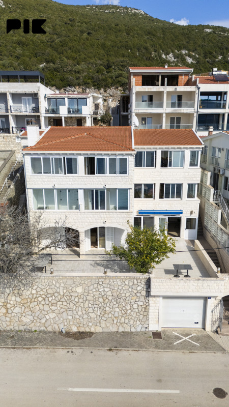Villa Neum, 7 apartmana, 470 m2 i doživotna koncesija na plažu