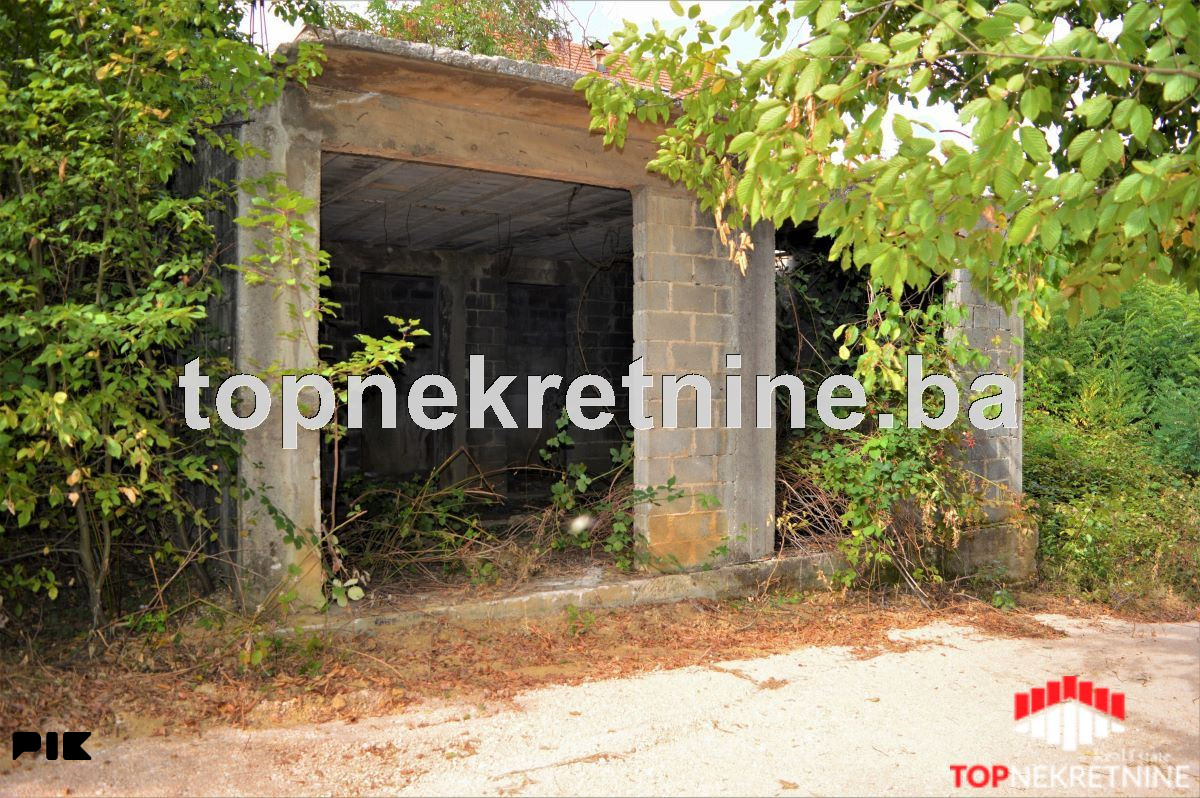Zemljišna parcela ukupne površine 1804m2, Dobroševići 4