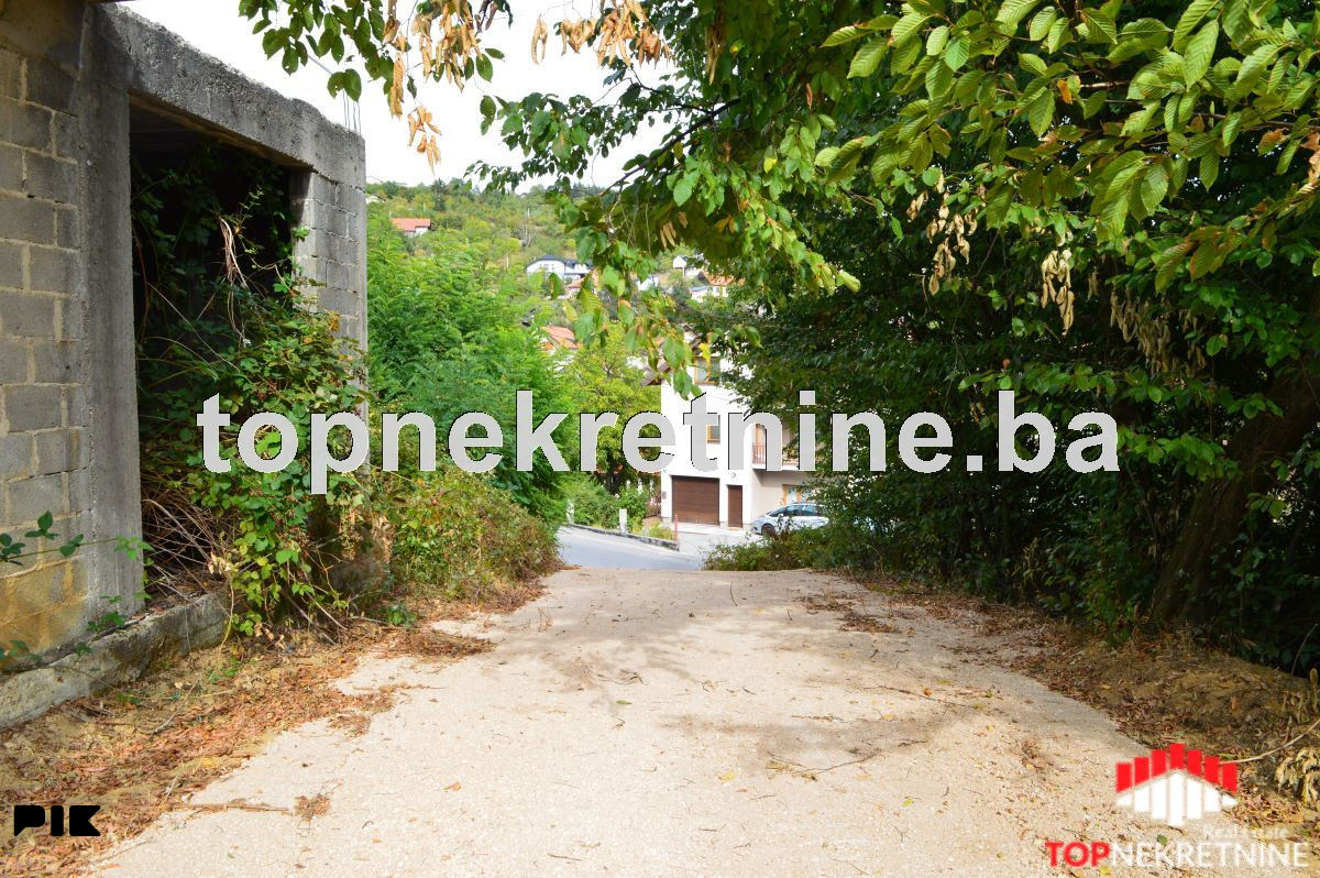 Zemljišna parcela ukupne površine 1804m2, Dobroševići 8