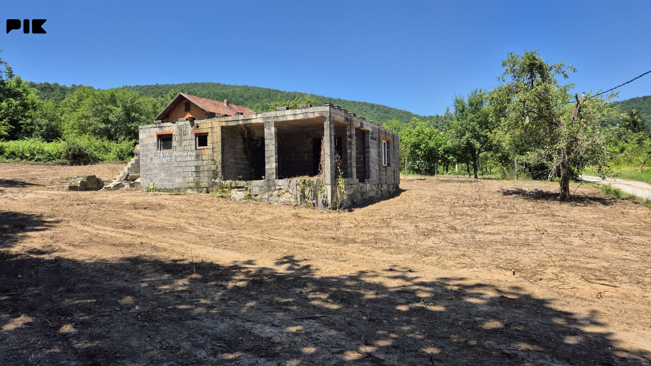 Građevinsko zemljište 2800 m2 - Lohovo, uz Nacionalni park Una