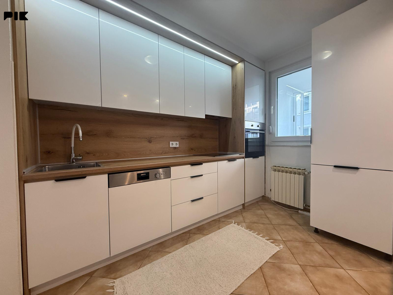 Trosoban stan Kovačići Emerika Bluma 81 m2 6