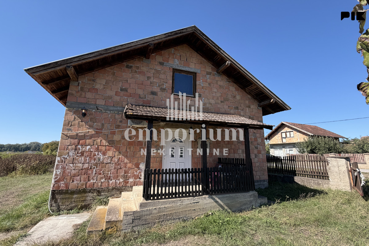 Vikendica 69 m2 na placu od 5.470 m2 u Vučilovcu ID:2812/IP 2