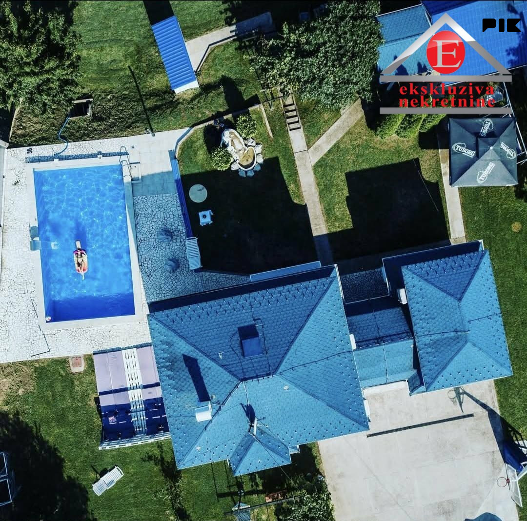 Vila sa bazenom na parceli od 2.683 m2 ID 4184/DŠ 2
