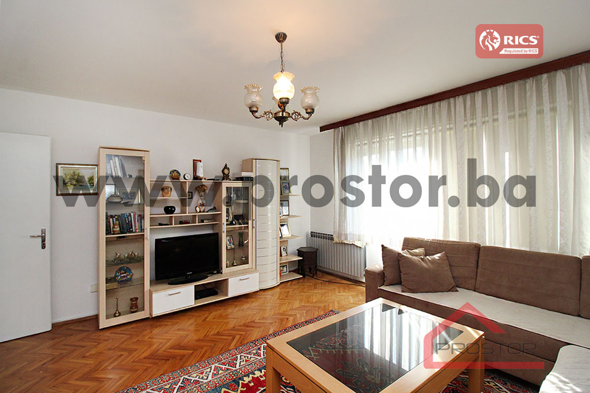 PROSTOR prodaje:Trosoban stan, 82m2, Centar 3