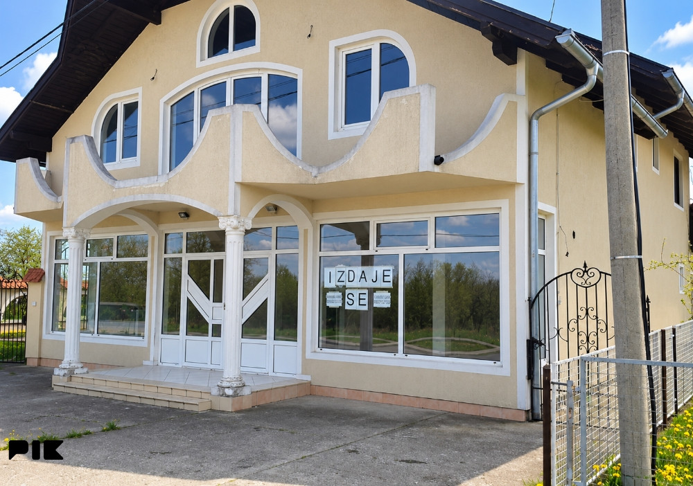 Poslovni prostor magistralni put Malezija 90m2 Bukvik