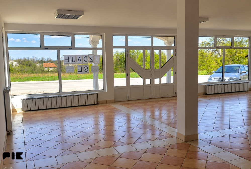 Poslovni prostor magistralni put Malezija 90m2 Bukvik 3