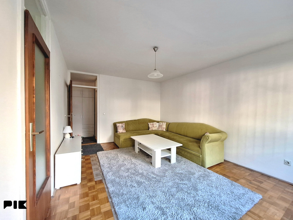 Dvosoban stan za najam 47m2 sa ukljucenim rezijama, Dobrinja 3 2