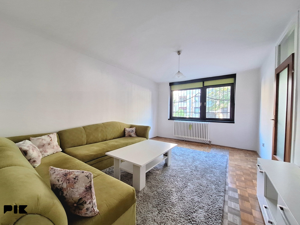 Dvosoban stan za najam 47m2 sa ukljucenim rezijama, Dobrinja 3