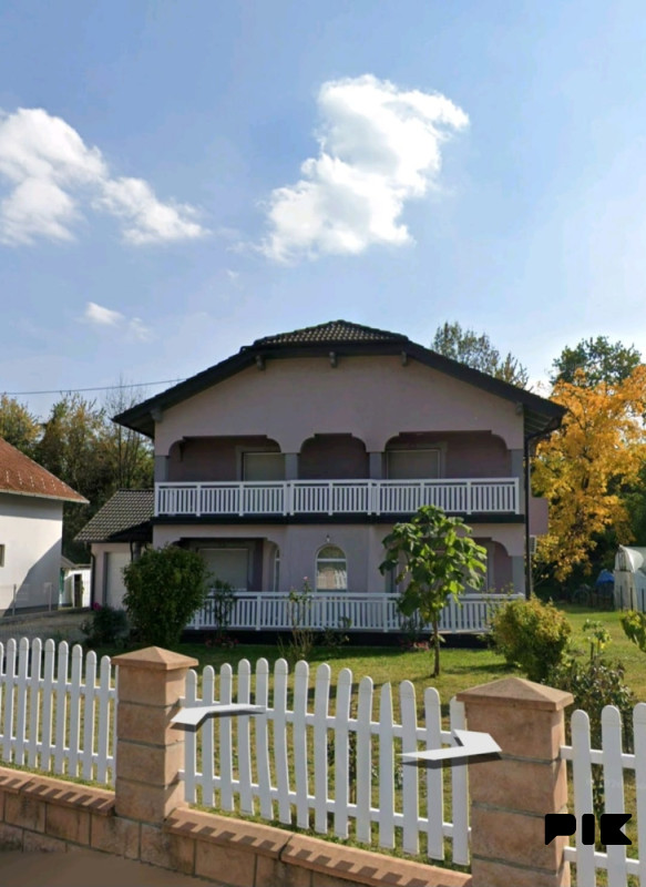 Prelijepa prostrana kuća / Gornji Rahić