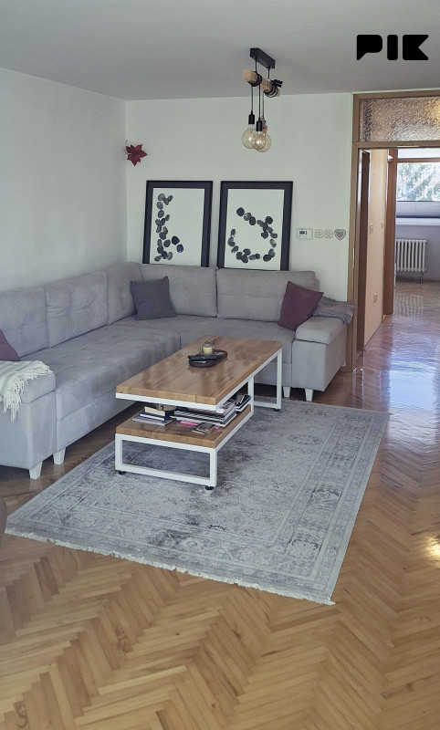 Funkcionalan trosoban Stan Sarajevo - Dobrinja C5 75 m2 renoviran 2