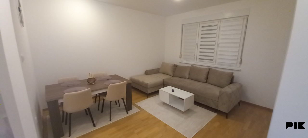 IZNAJMLJUJEMO STAN Banja Luka 43m2 2