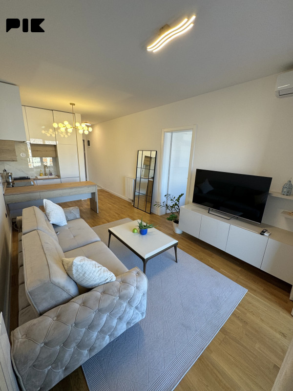 Bulevar Sarajevo, novogradnja, 7. sprat, otvoren pogled 1+1; rent 3