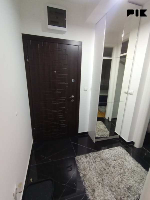NAJAM, JEDNOSOBAN STAN 40 M2 (i garaža) KOD GRADSKOG MOSTA 2