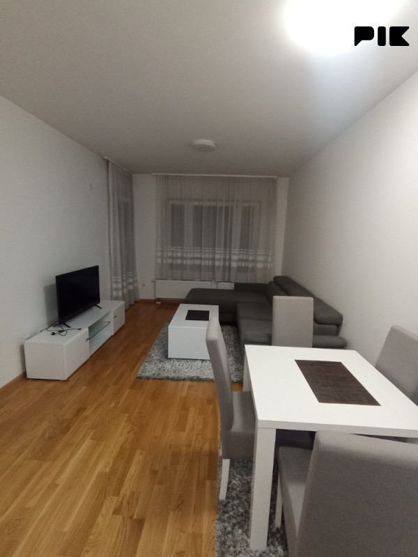 NAJAM, JEDNOSOBAN STAN 40 M2 (i garaža) KOD GRADSKOG MOSTA 3