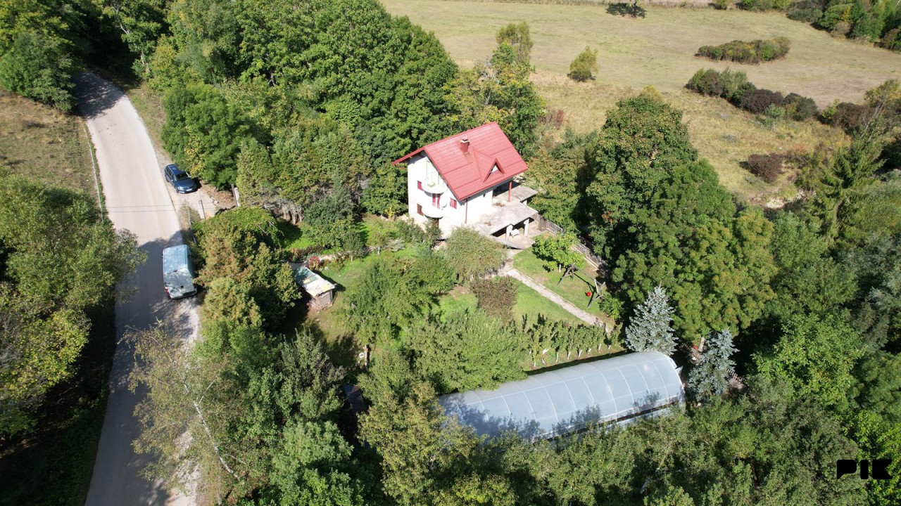 Velika porodična kuća - OLOVO