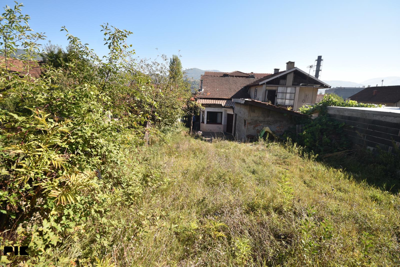 Stan u okviru kuće sa baštom - TETOVO 2