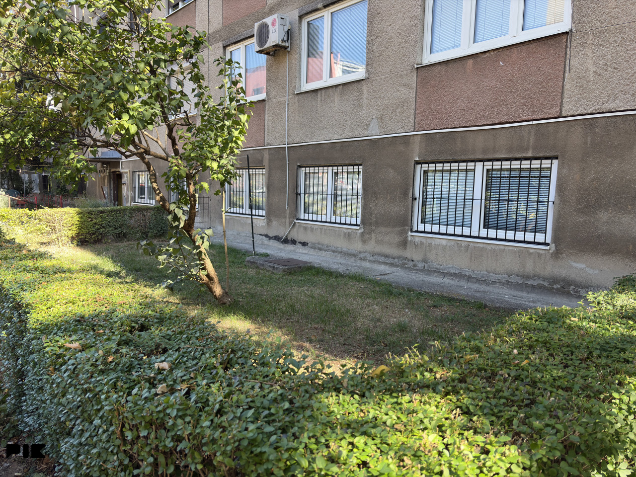 Prodajem dvosoban stan u Gradačačkoj 35, 52 kvadrata.