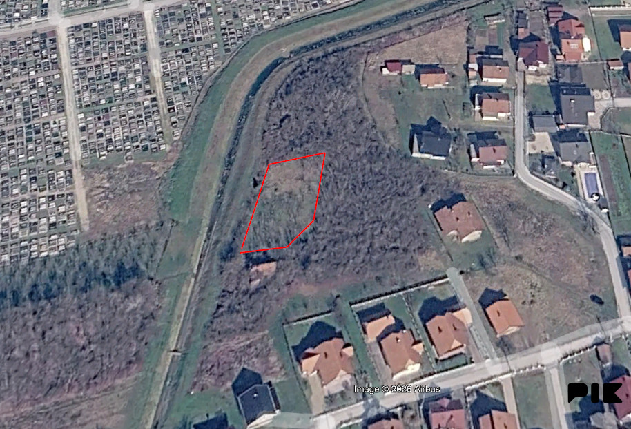 Zemljište Modriča 1130m2, nema puta trenutno