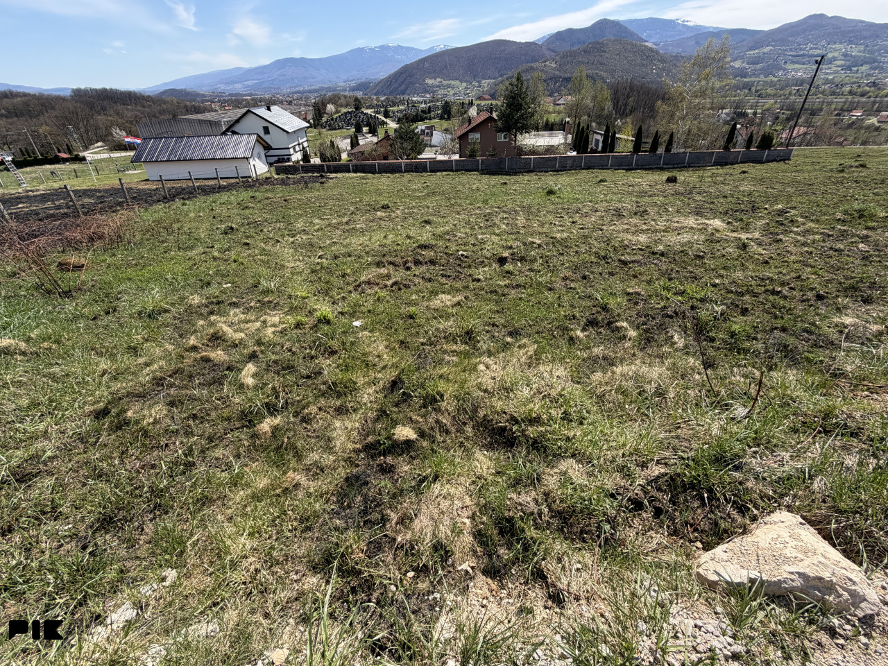 Zemljišta Novi Travnik 1000m2 3