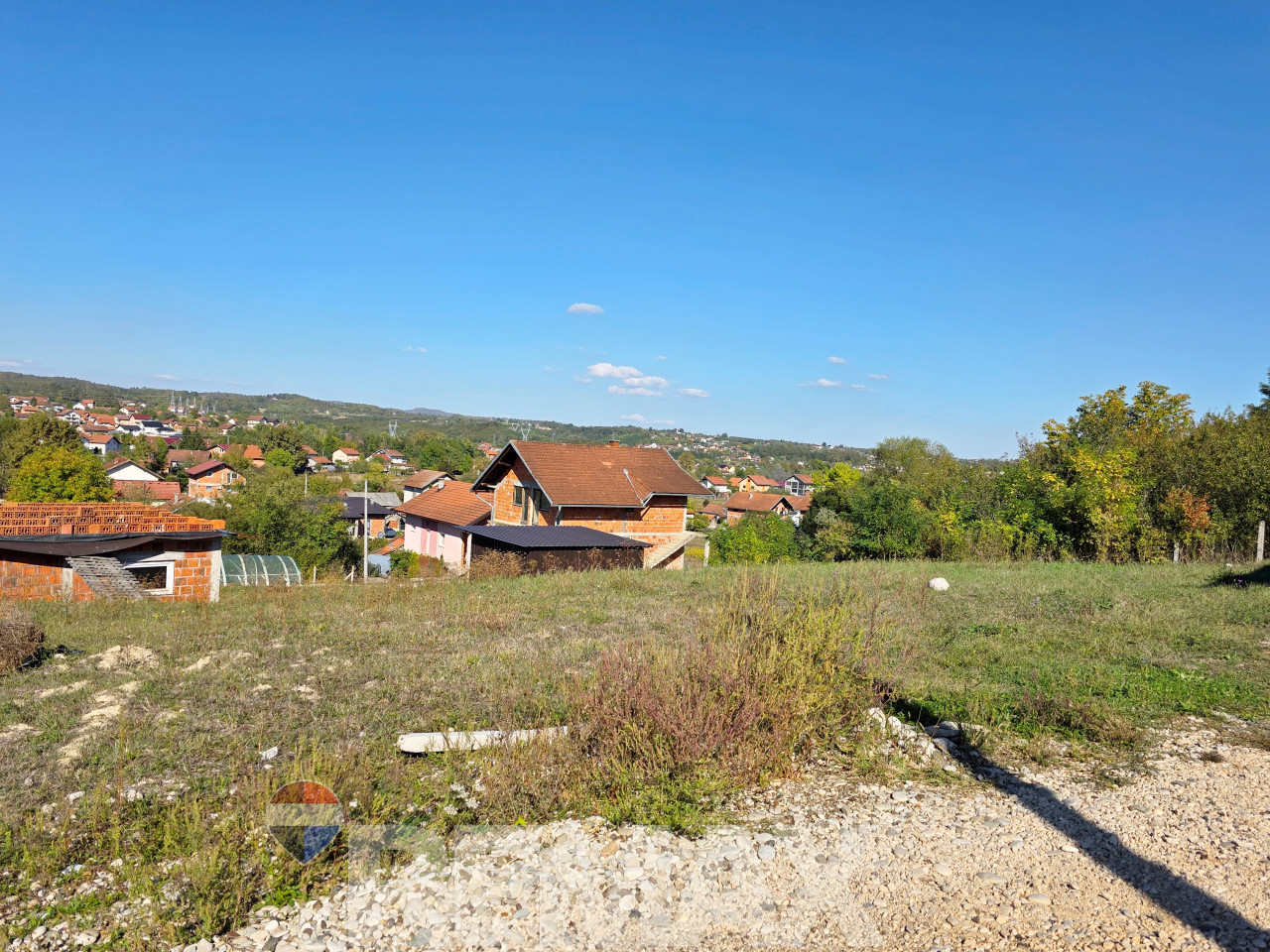 Građevinski plac 574 m2 sa građevinskom dozvolom, Dragočaj