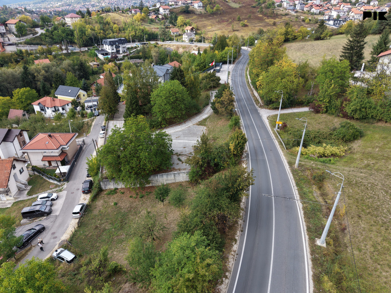 PRODAJA---Građevinsko zemljište 700 m2 uz glavnu cestu 2