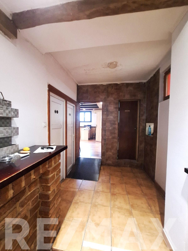 Iznajmljuje se odličan ugostiteljski prostor 100m2 3