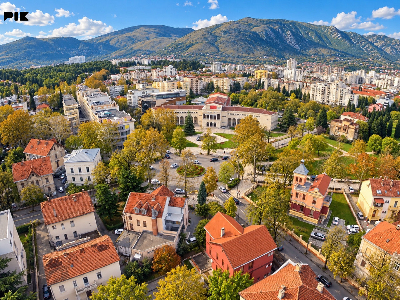 Kuća sa tri stana - Rondo