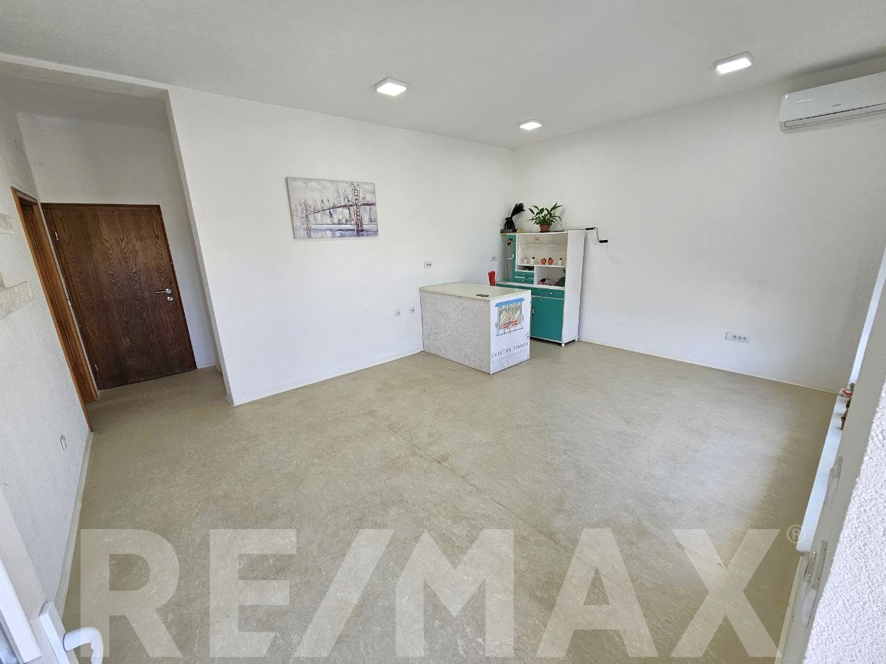 Poslovni prostor kod Centruma | 28 m2 | Parking