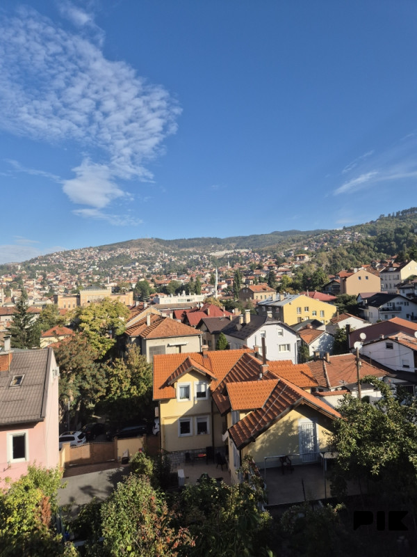 Stan u centru Starog grada sa režijama