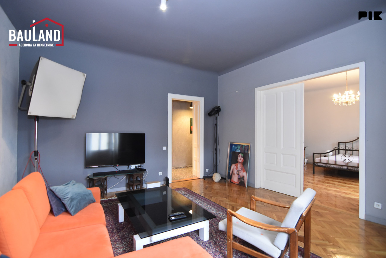 Trosoban namješten stan, 90m2 / Stari Grad 2
