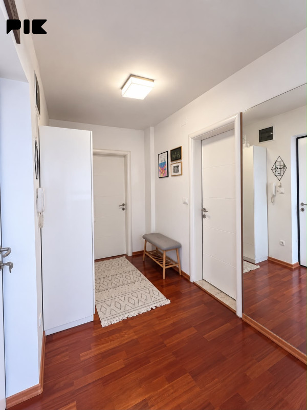 RENOVIRAN STAN - 45m2 + lođa 15m2 + 10m2 podrumska ostava 3