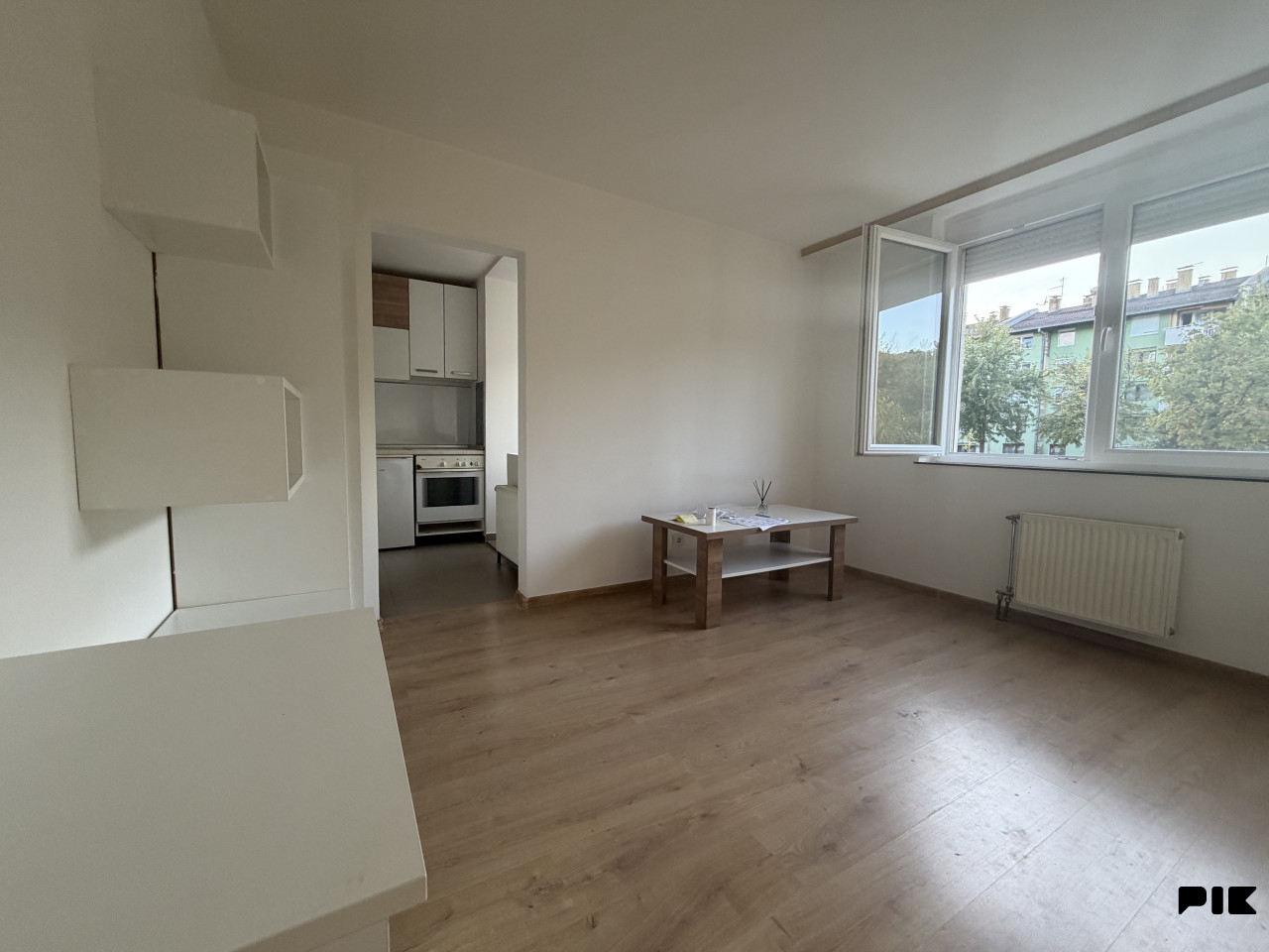 Renoviran dvosoban stan Dobrinja 41 m2 3
