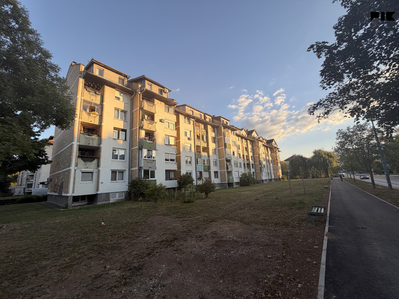 Renoviran dvosoban stan Dobrinja 41 m2