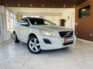 VOLVO XC 60 2.4 D *RDESIGN*4X4*AUTOMATIK*FULL*