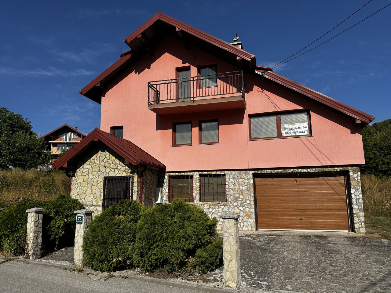 Sigenx prodaje dva stambena objekta/zemljište/Hadžići/Kasatići 2